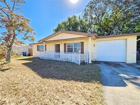 3048 Coldwell Dr in Holiday, FL - Building Photo