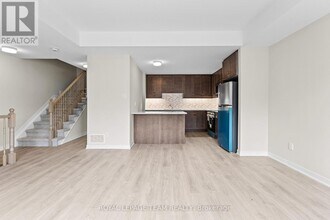 712 Parnian Private in Ottawa, ON - Building Photo - Building Photo