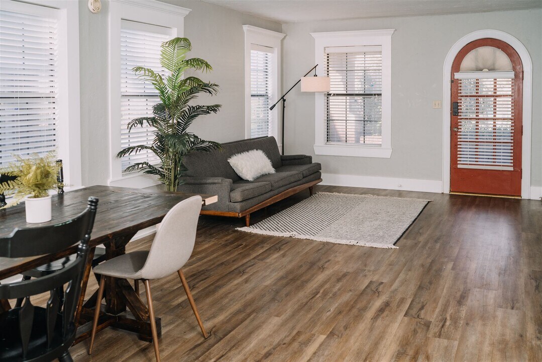 1406 NW 19th St-Unit -N/A in Oklahoma City, OK - Building Photo