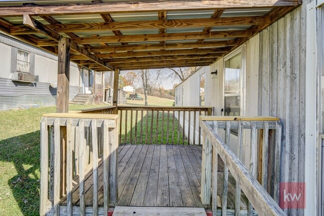 102 Claude Simmons Rd in Johnson City, TN - Building Photo - Building Photo