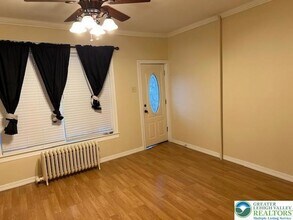 1719 W Broad St in Bethlehem, PA - Foto de edificio - Building Photo