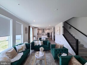 2835 Bridgewater Dr in Bryans Road, MD - Building Photo - Building Photo