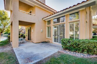 4992 Crooked Stick Way in Las Vegas, NV - Building Photo - Building Photo