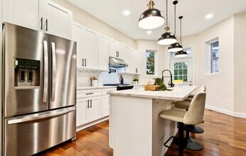 1906 Madison Ave in Baltimore, MD - Building Photo - Building Photo