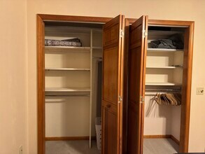 7598 Ashlind Cir, Unit In-law suite in Manlius, NY - Building Photo - Building Photo