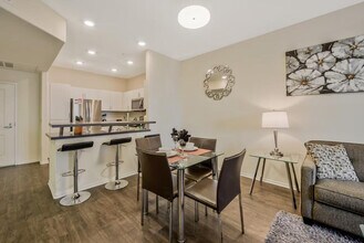 10645 Calle Mar De Mariposa in San Diego, CA - Building Photo - Building Photo