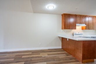 5209 Old Redwood Hwy, LLC in Santa Rosa, CA - Foto de edificio - Interior Photo