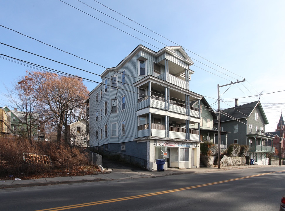 549 Baldwin St in Waterbury, CT - Building Photo