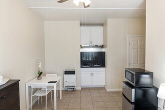 5117 S Avalon Blvd in Los Angeles, CA - Building Photo - Building Photo