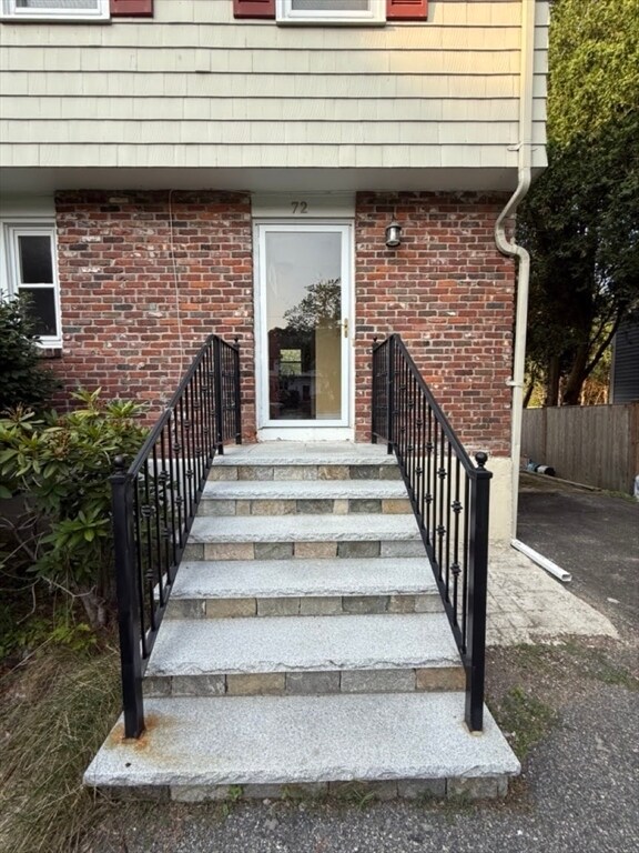 72 Grassland St in Lexington, MA - Building Photo - Building Photo