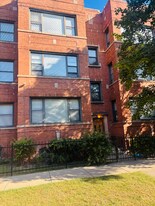 708 E 80th St in Chicago, IL - Building Photo