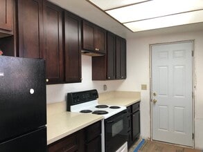 888 Ponderosa Dr in Hemet, CA - Building Photo - Building Photo