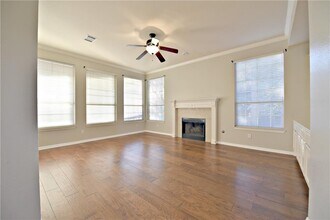 12101 Lake Stone Dr in Austin, TX - Building Photo - Building Photo