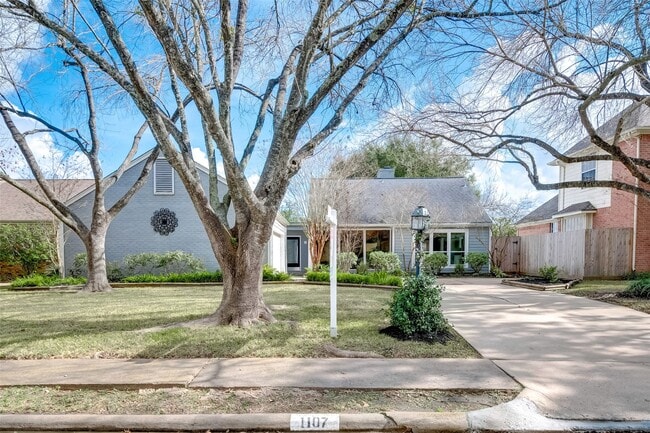 1107 Stoney Hill Dr in Houston, TX - Building Photo - Building Photo