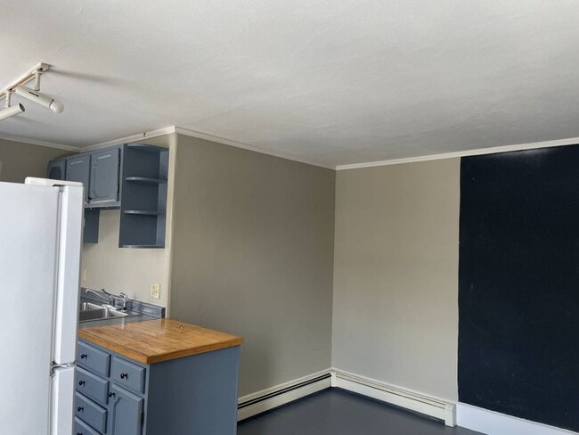 102 S Main St in Bethel, VT - Building Photo - Building Photo