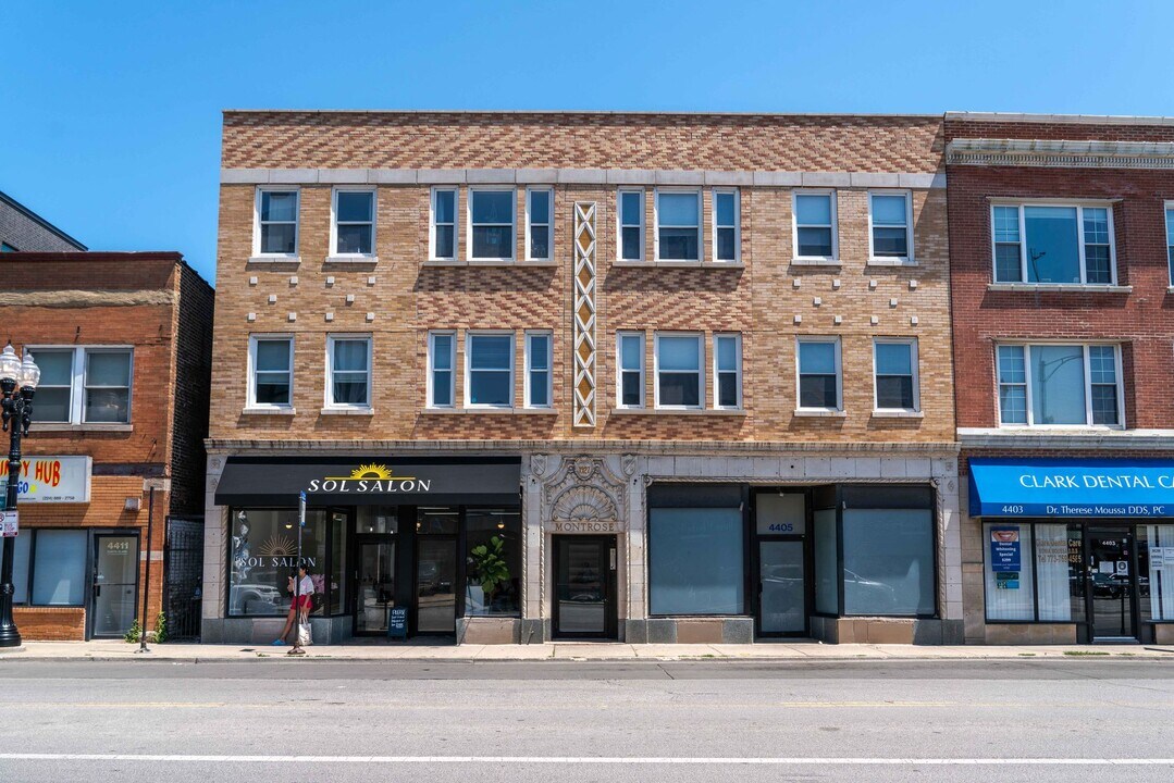 4405 N Clark St in Chicago, IL - Building Photo