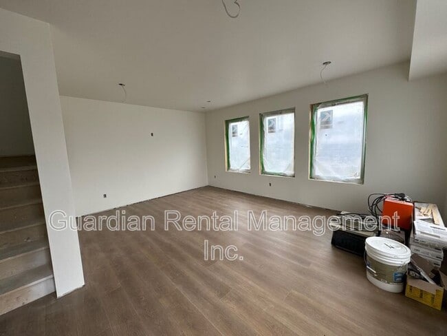 property at 1101 Frederica St W
