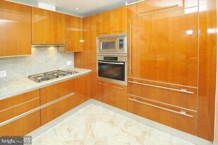 1881 N Nash St, Unit 708 in Arlington, VA - Building Photo