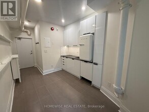 1-101 Triller Ave in Toronto, ON - Building Photo - Building Photo
