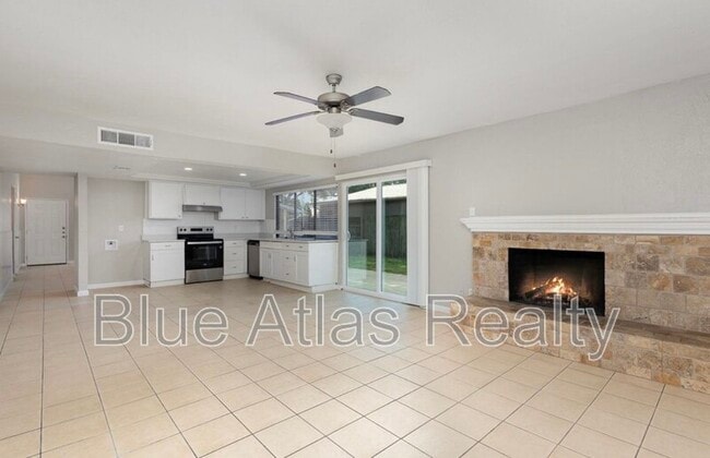 2614 Crestmoor Ct in Arlington, TX - Building Photo - Building Photo