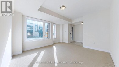 40 Ingersoll Ln in Richmond Hill, ON - Building Photo - Building Photo