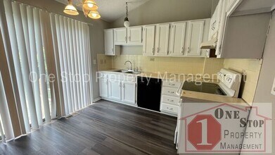 1307 E 152nd Terrace in Olathe, KS - Building Photo - Building Photo
