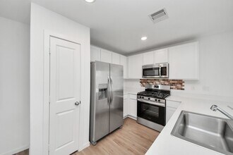 1607 Red Oak Dr in Rosenberg, TX - Building Photo - Building Photo