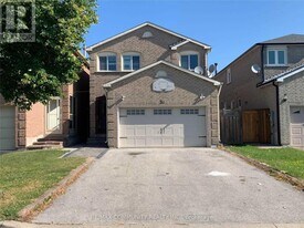 30 Dellano St in Markham, ON - Building Photo