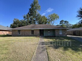 15628 Antietam Ave in Baton Rouge, LA - Building Photo
