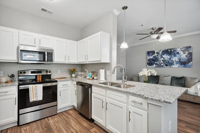 9799 Green Valley Ln in Houston, TX - Building Photo - Building Photo