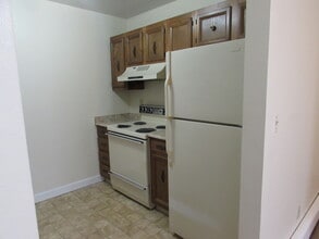 3233 Lakeside Dr, Unit 102 in Grand Junction, CO - Building Photo - Building Photo
