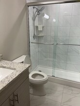 1417 W9th St in Cleveland, OH - Foto de edificio - Building Photo