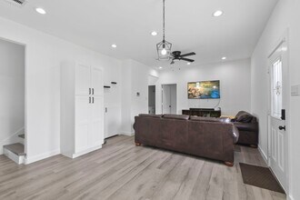 5208 Laura Koppe Rd in Houston, TX - Building Photo - Building Photo