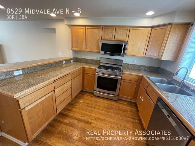 8529 Midvale Ave N in Seattle, WA - Building Photo - Building Photo
