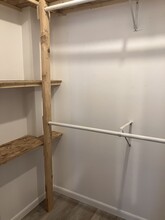 1060 9th St, Unit 1 in La Salle, IL - Foto de edificio - Building Photo