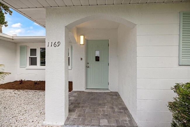 1169 Carmella Cir in Sarasota, FL - Building Photo - Building Photo