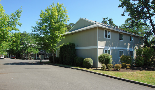 Madrona Place in Salem, OR - Building Photo - Building Photo