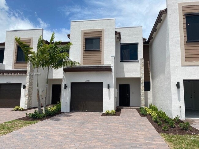 property at 20584 NE 5th Pl
