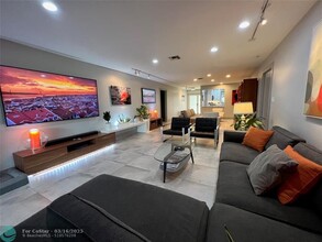 4021 N Cypress Dr in Pompano Beach, FL - Foto de edificio - Building Photo