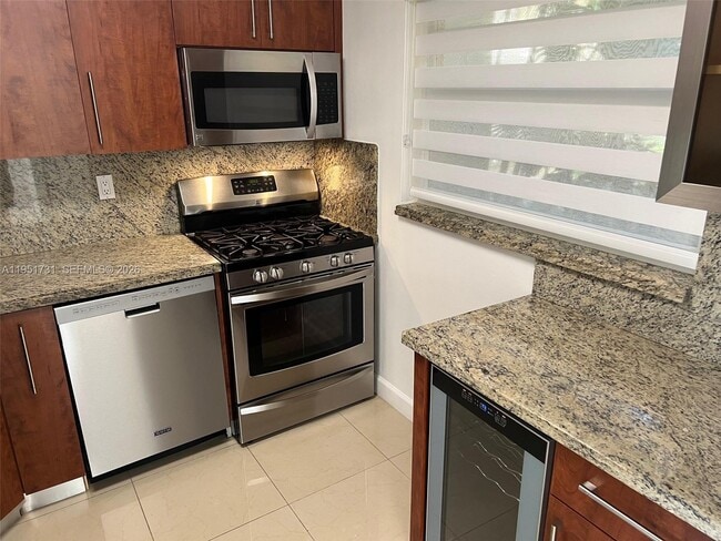 13100 SW 92nd Ave in Miami, FL - Building Photo - Building Photo