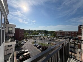 670 Town Center Dr in Newport News, VA - Building Photo - Building Photo