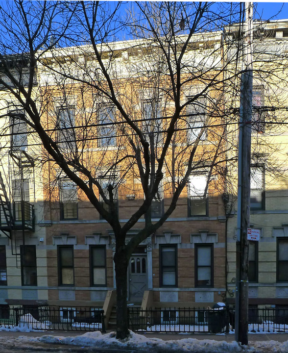 1689 Gates Ave in Ridgewood, NY - Building Photo