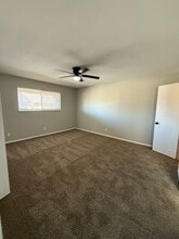 Stratford West Apartments in Wichita, KS - Building Photo - Interior Photo