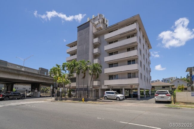 1402 Piikoi St in Honolulu, HI - Building Photo - Building Photo