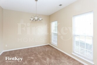 6017 Briggs Dr in Charlotte, NC - Foto de edificio - Building Photo