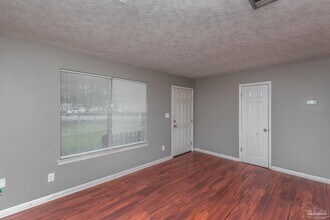 525 Quigley Rd in Pensacola, FL - Building Photo - Building Photo