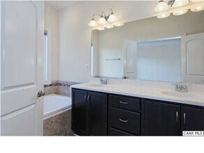 2928 Templehof Ct in Earlysville, VA - Building Photo - Building Photo