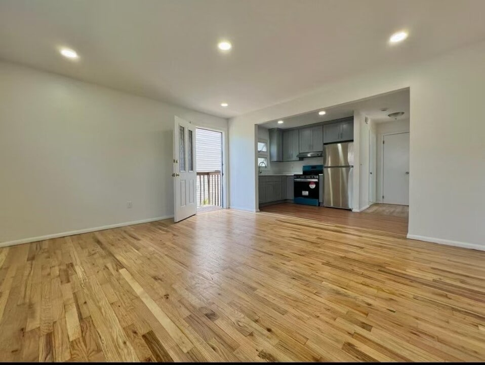78 Rome Ave in Staten Island, NY - Building Photo