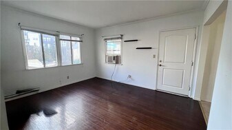 11103 Cumpston St, Unit B in North Hollywood, CA - Building Photo