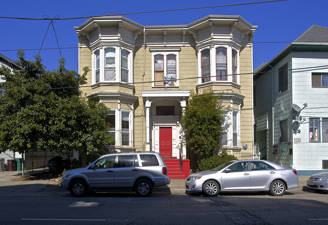 658 8th St in Oakland, CA - Foto de edificio - Building Photo